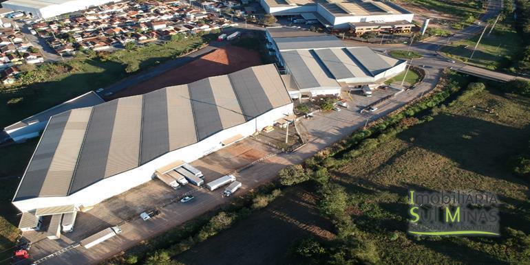 Galpão Industrial 6.000 m² de área construída em Cambuí, ótima localização