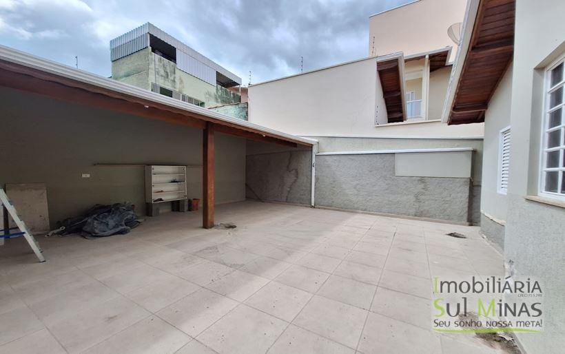 Casa à Venda em ótimo Bairro com 130 m² de Construção em Cambuí MG Cod. 1404 (7)