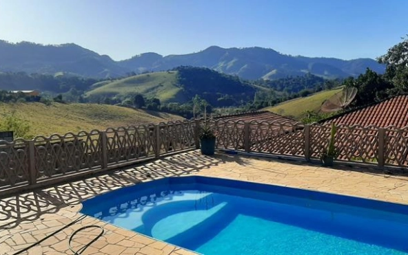 Chácara a Venda em Cambuí MG a 2 km da Cidade e Área de Lazer