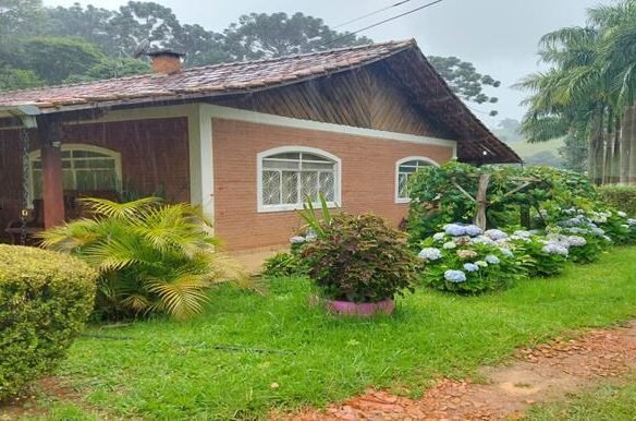 Sítio a 2km da Rodovia Fernão Dias e da Cidade a venda em Camanducaia MG