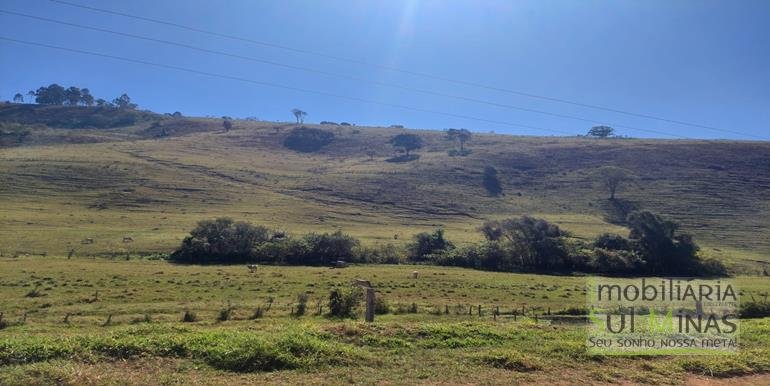 Terreno de 661 m² a 300 metros da Rodovia Fernão Dias a Venda em Cambuí MG Cód. 1749 (6)