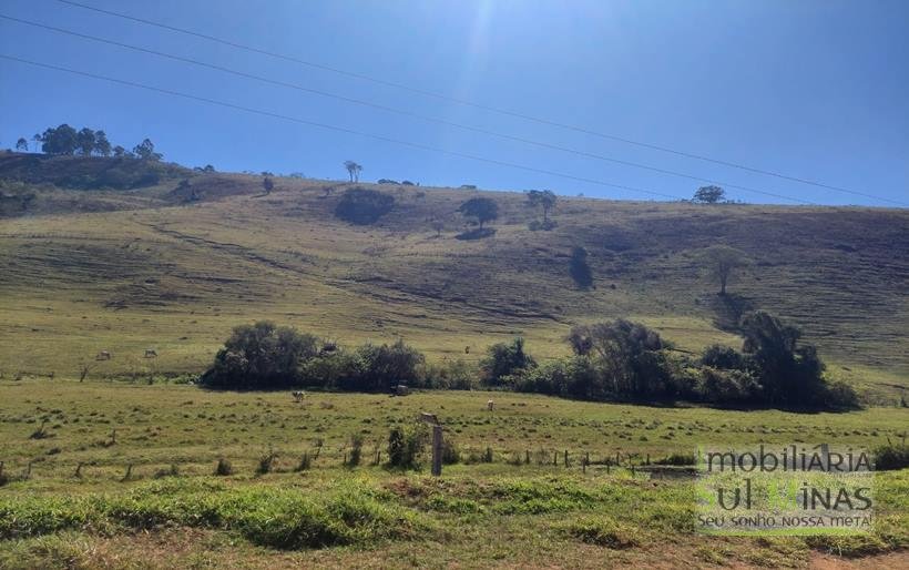 Terreno de 661 m² a 300 metros da Rodovia Fernão Dias a Venda em Cambuí MG Cód. 1749