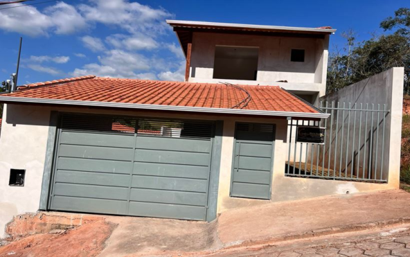 Casa Nova a Venda no Córrego do Bom Jesus MG com 200 m² de Lote Cód. 1689 (15)