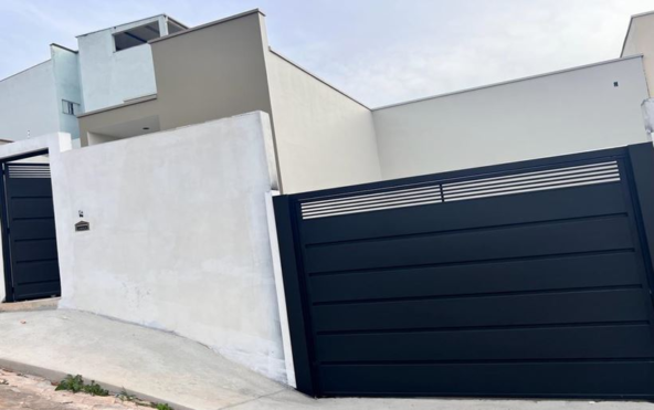Casa Plana toda em Porcelanato a Venda em Cambuí MG Cód. 1699 (1)