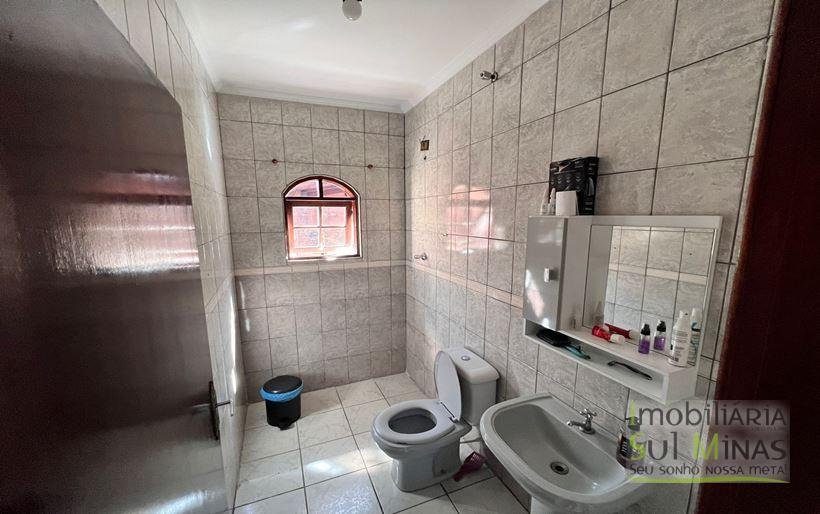 Casa Térrea com 3 dormitórios sendo 1 suíte a Venda em Cambuí MG Cód. 1695 (10)