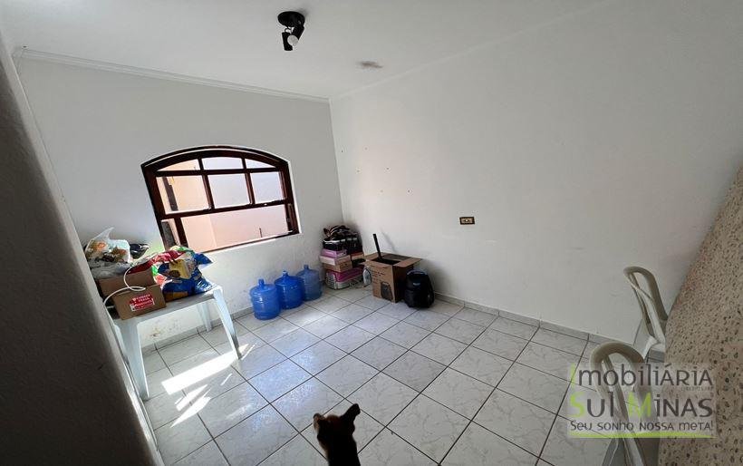 Casa Térrea com 3 dormitórios sendo 1 suíte a Venda em Cambuí MG Cód. 1695 (11)
