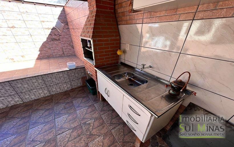 Casa Térrea com 3 dormitórios sendo 1 suíte a Venda em Cambuí MG Cód. 1695 (14)