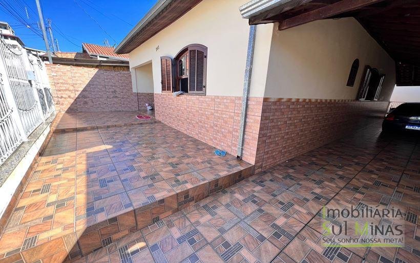 Casa Térrea com 3 dormitórios sendo 1 suíte a Venda em Cambuí MG Cód. 1695 (3)