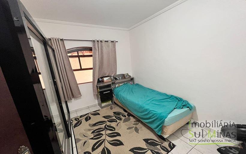 Casa Térrea com 3 dormitórios sendo 1 suíte a Venda em Cambuí MG Cód. 1695 (8)