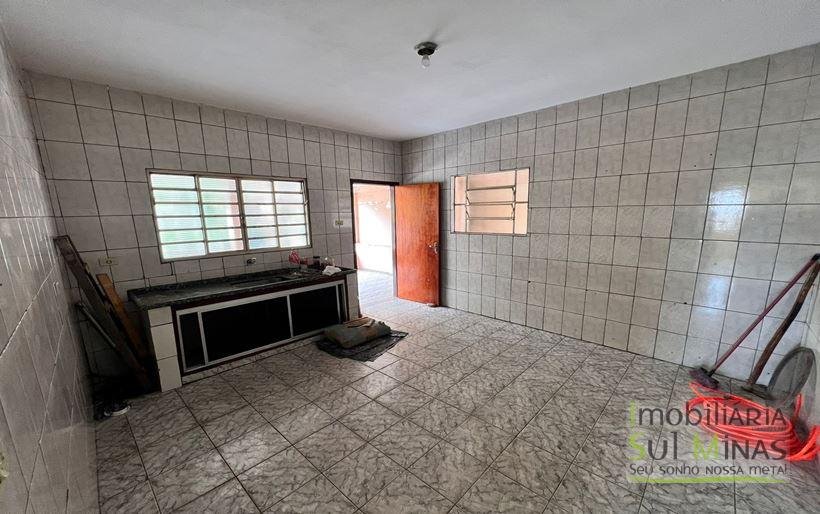 Casa a Venda em Cambuí MG com Ponto Comercial e Lote Amplo Cód. 1637 (12)