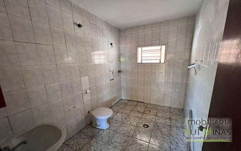 Casa a Venda em Cambuí MG com Ponto Comercial e Lote Amplo Cód. 1637 (13)