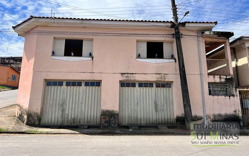 Casa a Venda em Cambuí MG com Ponto Comercial e Lote Amplo Cód. 1637 (2)