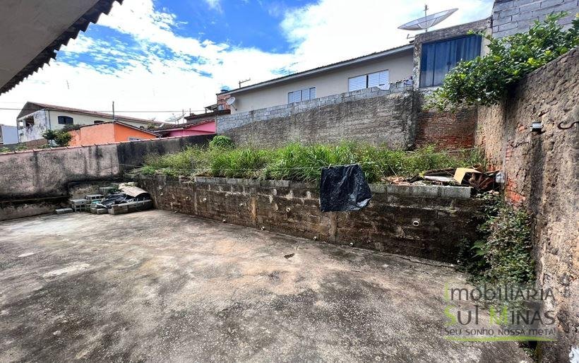 Casa a Venda em Cambuí MG com Ponto Comercial e Lote Amplo Cód. 1637 (5)