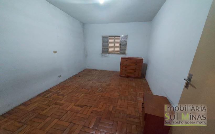 Casa a Venda no Centro de Cambuí MG com 2 Moradas Cód. 1691 (20)