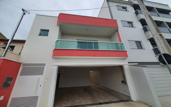 Casa a venda em Cambuí MG com 3 dormitórios amplos Cód. 1556 (1)