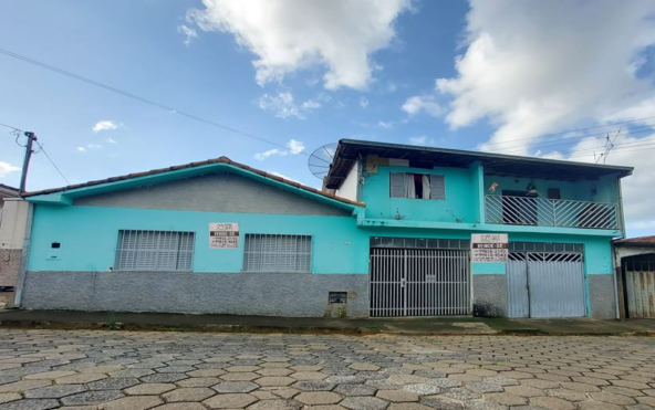Casa com 2 Moradias Independentes  na Vila do Colégio em Cambuí MG Cód. 1578 (1)