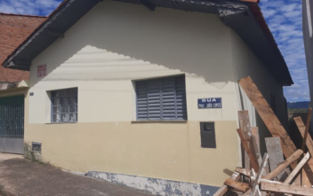 Casa com Lote de 250 m² a Venda em Cambuí MG Cód. 1584 (1)