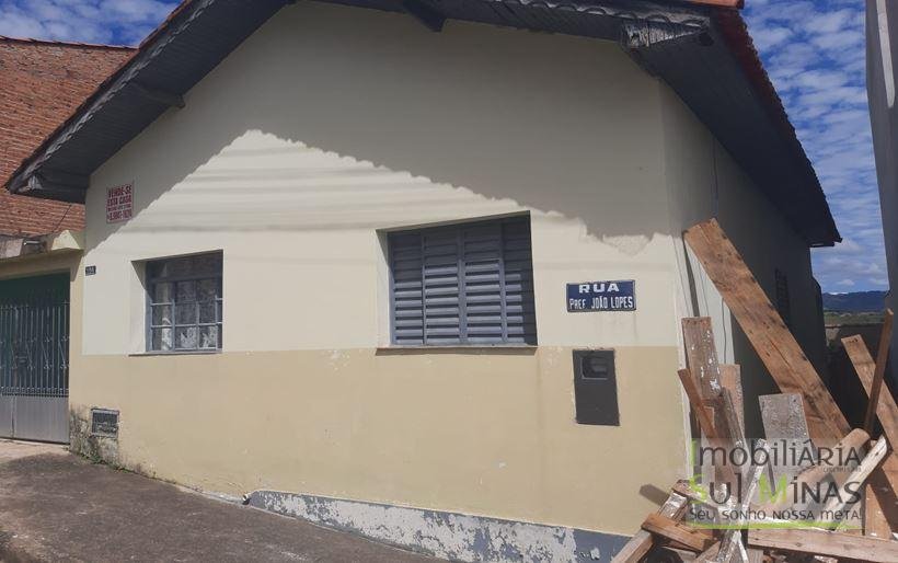 Casa com Lote de 250 m² a Venda em Cambuí MG Cód. 1584 (1)