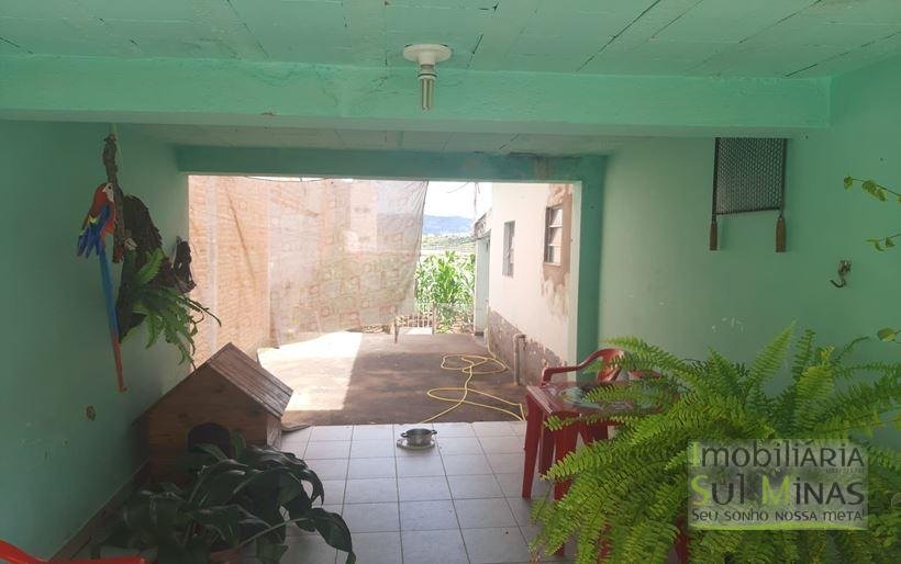 Casa com Lote de 250 m² a Venda em Cambuí MG Cód. 1584 (2)