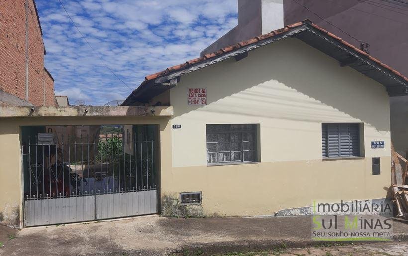 Casa com Lote de 250 m² a Venda em Cambuí MG Cód. 1584 (4)