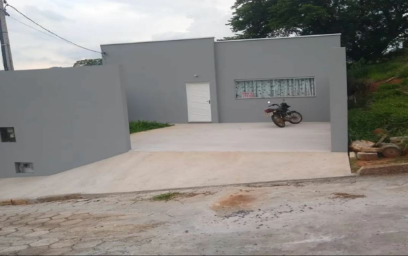 Casa de 1 Dormitório a Venda no Córrego do Bom Jesus MG Cód. 1649 (2)