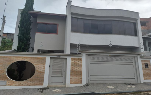 Casa de Alto Padrão em Ótimo Bairro a Venda em Cambuí MG Cód. 1612 (2)