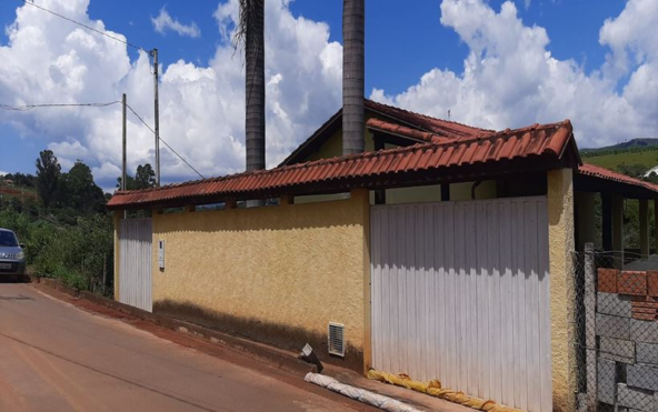 Chácara com Riacho Passando Dentro do Terreno a Venda em Cambuí MG Cód. 1583 (3)