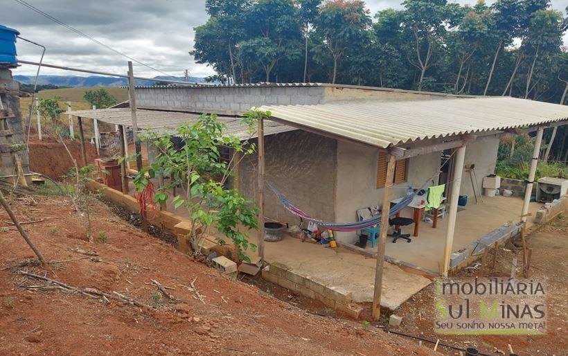 Chácara de 8.000m² com diversas árvores frutíferas a Venda em Cambuí MG Cod. 1775 (23)
