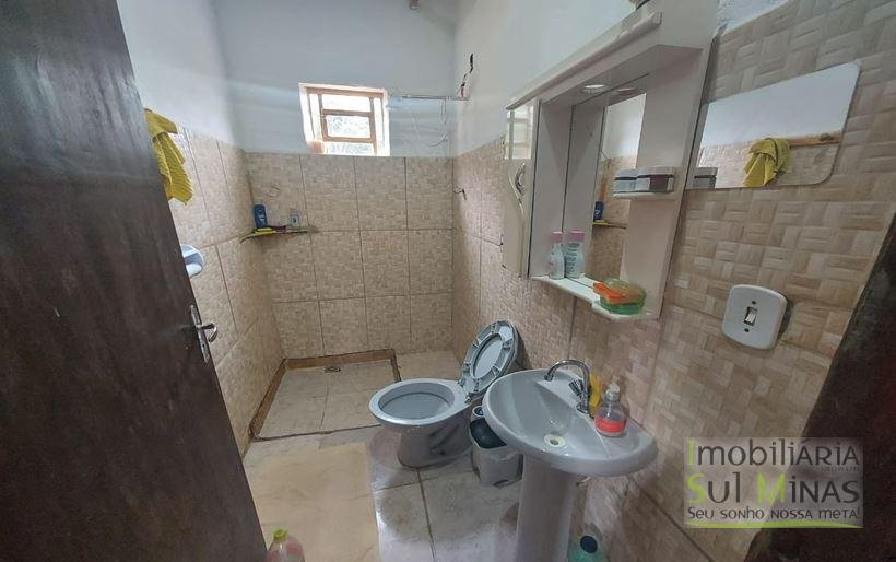 Chácara de 8.000m² com diversas árvores frutíferas a Venda em Cambuí MG Cod. 1775 (25)