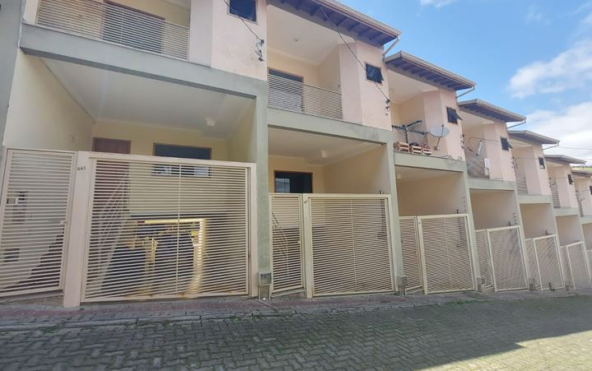 Sobrado para Locação em Cambuí MG com Cozinha Planejada Cod. 1772 (1)