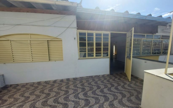 Casa Para Locação no Centro de Cambuí MG Cod. 1793 (1)
