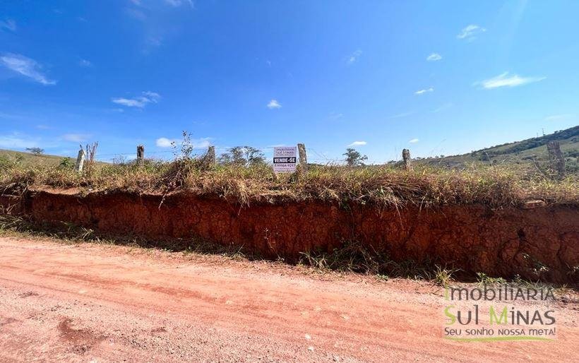 Terreno de 1.100 m ² medindo 15 de frente e 73,5 em Cambuí MG Cod. 1784 (8)