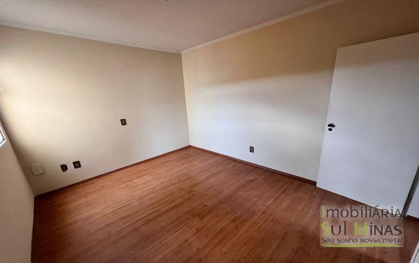 Apartamento de 173 m² a Venda no Centro de Cambuí MG Cod. 1831 (11)