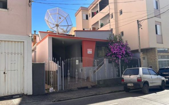 Casa a Venda no Centro de Cambuí MG com 182 m² de Lote  Cod. 1826 (1)