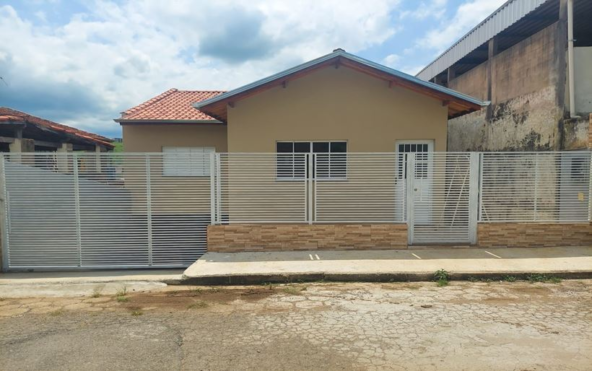 Casa a Venda no bairro Santa Edwiges em Cambuí MG Cod. 1563 (1)