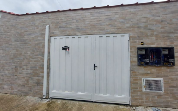 Casa com 2 quartos e Churrasqueira para Locação em Cambuí MG Cod. 1813 (1)