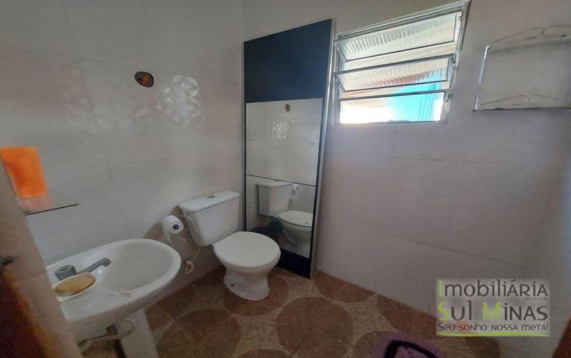 Casa com Churrasqueira em Lote de 125m² a Venda em Cambuí MG Cod. 1820 (8)