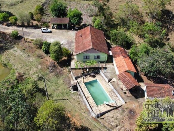 Sítio de 3,5 Alqueires a Venda em Bom Repouso MG Cod. 1836 (2)