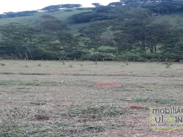 Terreno de 1.000 m² com Ótima Topografia a Venda em Cambuí MG Cod. 1838 (2)