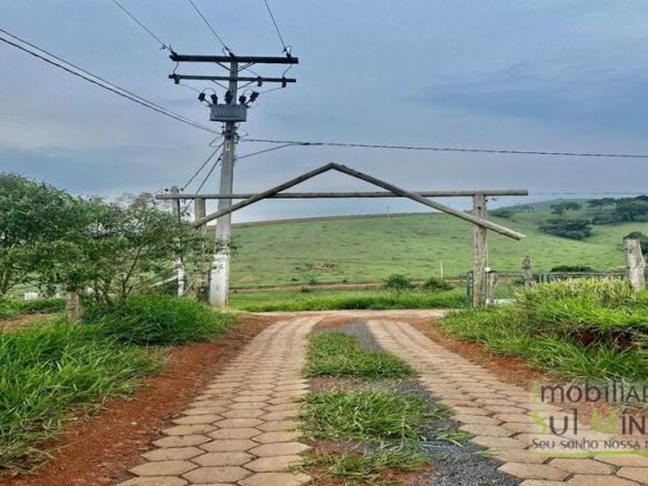 Terreno de 2.000 m² em Condomínio a Venda no Córrego do Bom Jesus MG Cod. 1829 (3)
