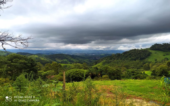 Terreno de 1.000 m² com vista a Venda no Córrego do Bom Jesus MG Cod. 1858 (1)