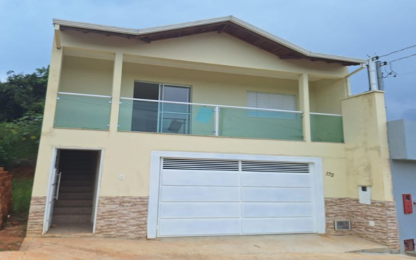 Casa Assobradada a venda no Córrego do Bom Jesus MG Cod. 1902 (1)