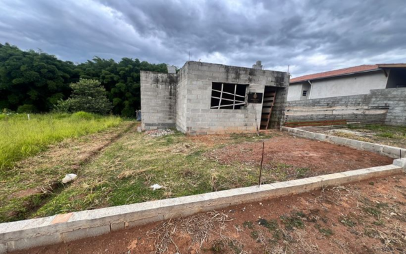 Casa a em Construção no Córrego do Bom Jesus MG Cod. 1878 (1)