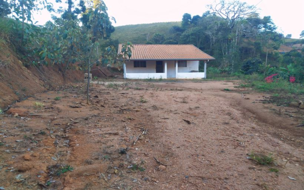 Chácara de 2.028 m² Com Casa Nova à Venda em Cambuí MG Cod. 1882 (2)