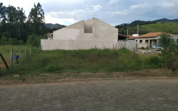 Lote Plano à Venda com 220m² no Córrego do Bom Jesus MG Cod. 1879 (2)