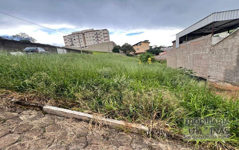 Lote Próximo ao Centro de Esquina com 255 m ² a Venda em Cambuí MG Cod. 1887 (2)