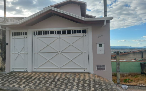 Sobrado com Terraço à Venda em Cambuí MG Cod. 1873 (2)