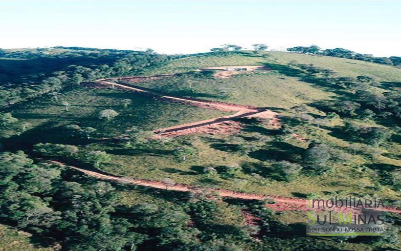 Terreno à Venda com Estrada Própria em Bom Repouso MG Cod. 1883 (12)