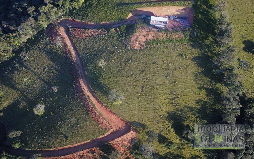 Terreno à Venda com Estrada Própria em Bom Repouso MG Cod. 1883 (3)