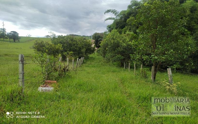 Terreno de 1.700 m² cercado à Venda em Cambuí MG Cod. 1894 (2)